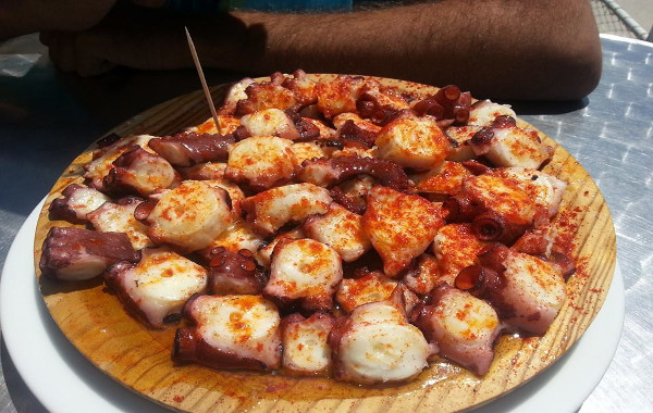 Mariscos y vinos a la carta